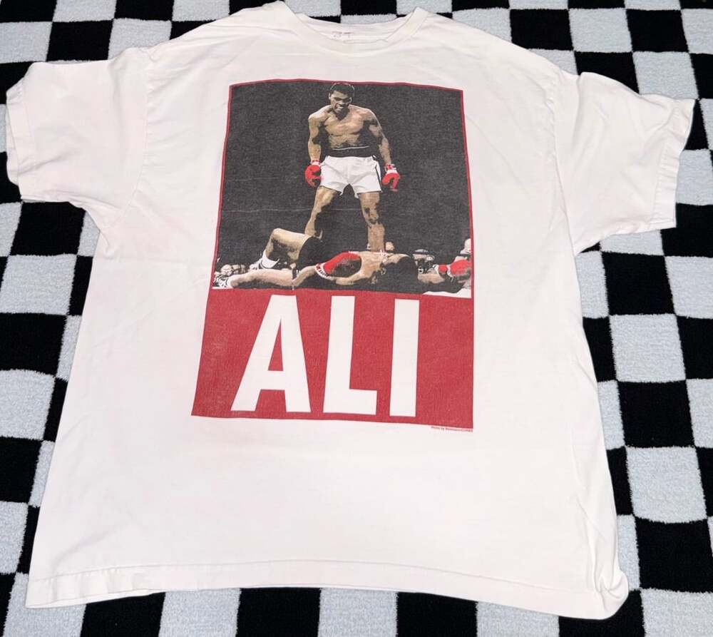 Vintage Muhammad Ali Boxing Knockout Graphic T-Shirt